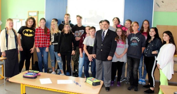Prednaska_8._rocniky_k_vzniku_CSR.JPG